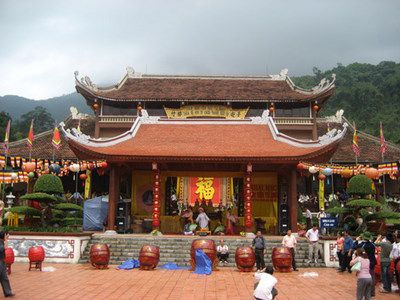 Yen Tu Spring Festival attracts thousands of visitors