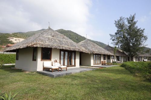 CROWN RETREAT 